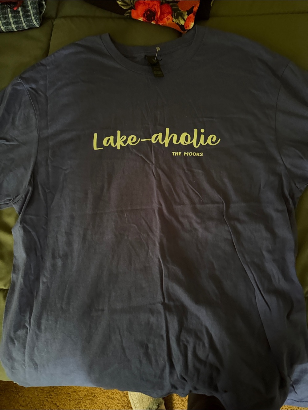 Gildan Navy Blue "Lake-aholic" Short Sleeve Tee